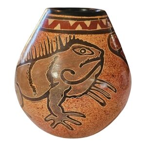 Vintage Costa Rica Handmade Clay Pottery Iguana And Butterfly Pattern Vase